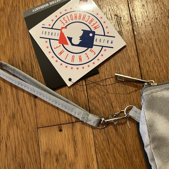 NWT Tie Dyed Grey New York Mets Fabric Wristlet - Picture 3 of 8